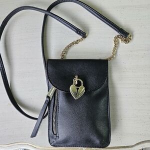 Juicy Couture Cellie Mini Crossbody Wallet Bag Black Gold Hardware Chain Strap